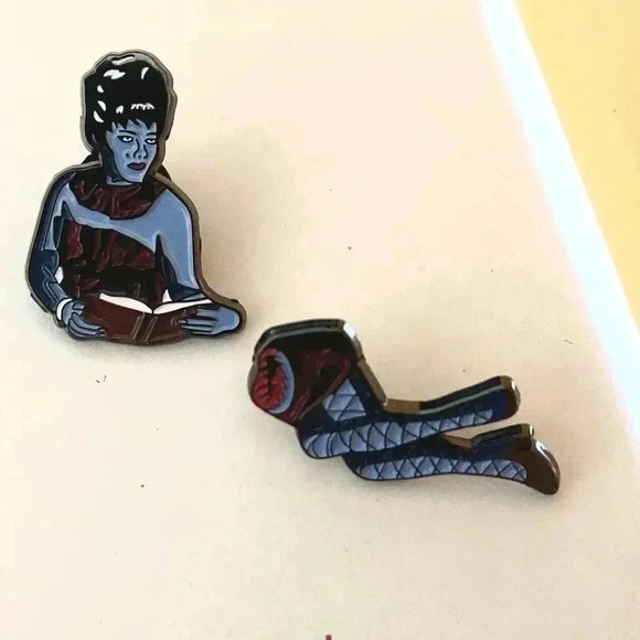 Beetlejuice Lydia 2 pieces Hot Pin - Picture 1 of 1